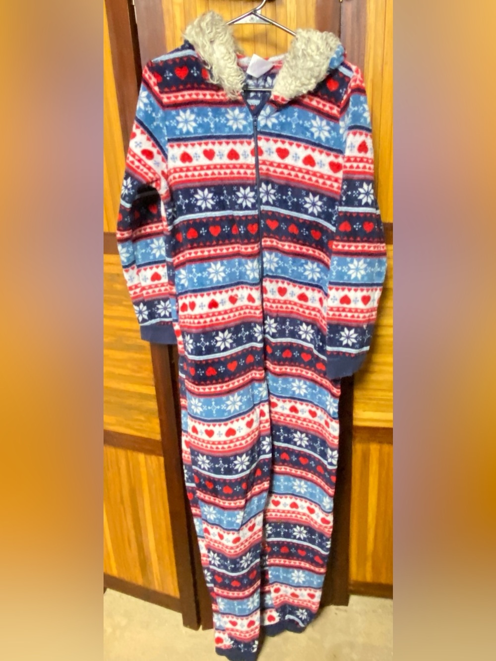 Pajamas Secret Treasures  Hearts & Snowflakes Hoodies One Piece Pajamas Womens L